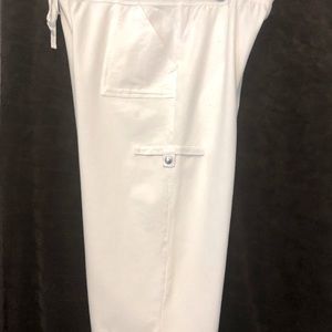 NWT, Karen Scott cropped white pants